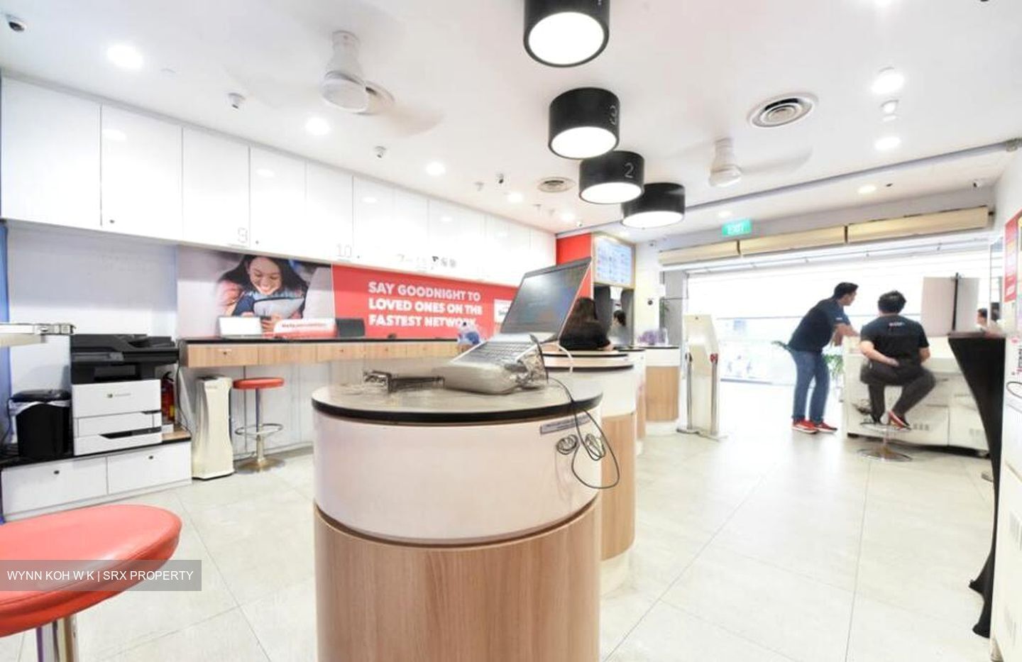 Lucky Plaza (D9), Shop House #458000651